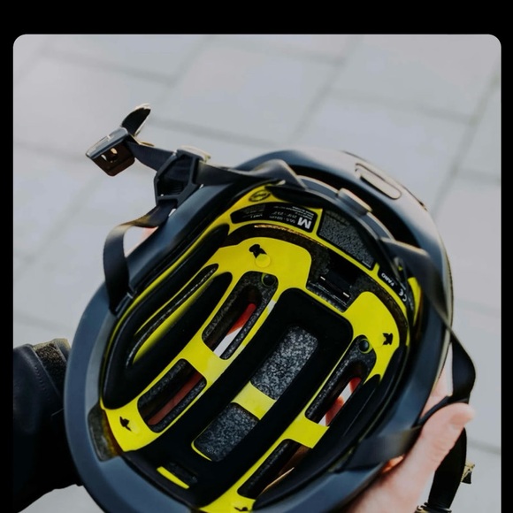 Unit1 Aura Smart Helmet - Picture 8 of 8